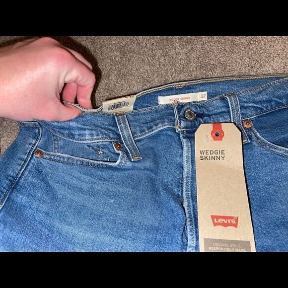COPY - Levi’s high waisted wedgie skinny blue jeans 14 NWT - Picture 5 of 7